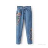 Изображение джинсы  ZARA  с цветочной вышивкой